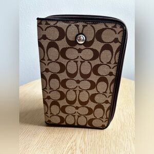 Coach e-reader case. Kindle reader case